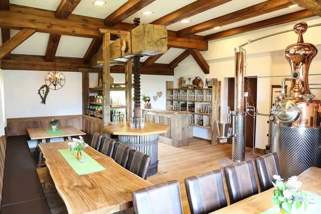 Schnapsbrennerei Obstbauernhof Buchegger in Abtenau